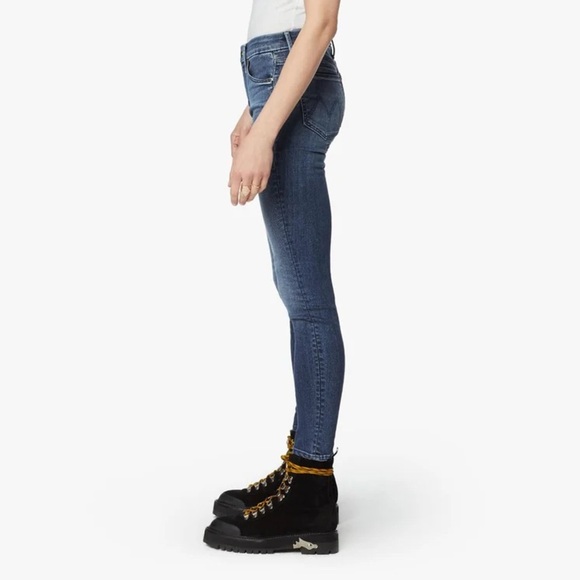 MOTHER The High Waisted Looker Ankle in Watch me denim blue wash 26 - Picture 2 of 3